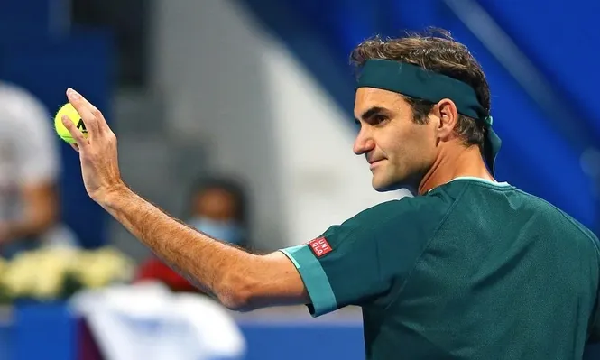 Federer volvió con triunfo en Doha
