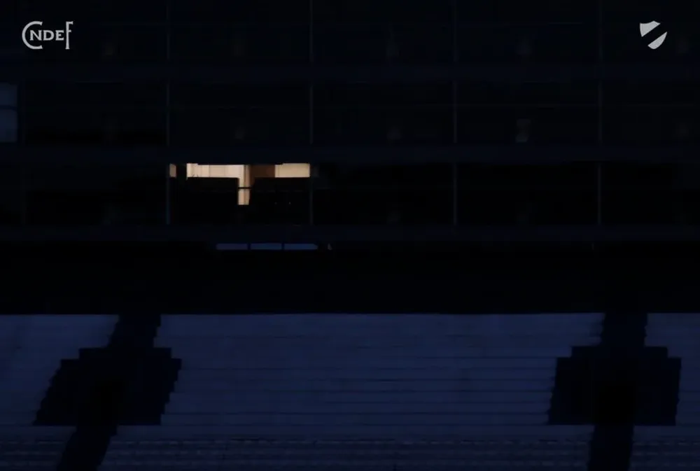 El palco del “Morro” García iluminado