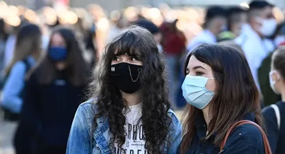 Las mujeres tienen peores indicadores que los hombres, pero registran menores índices de informalidad laboral