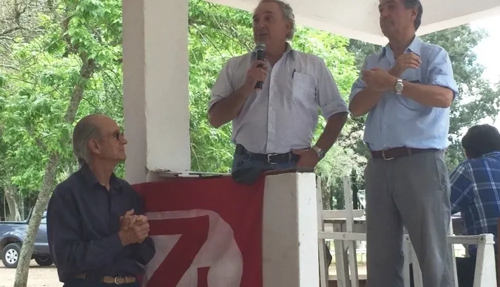 Pablo Zerbino comentó los detalles de la oferta y enseguida remató Zambrano