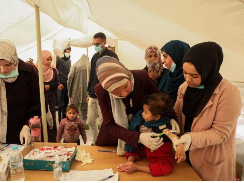 &nbsp; Niños palestinos son atendidos por brigadas médicas en su país natal