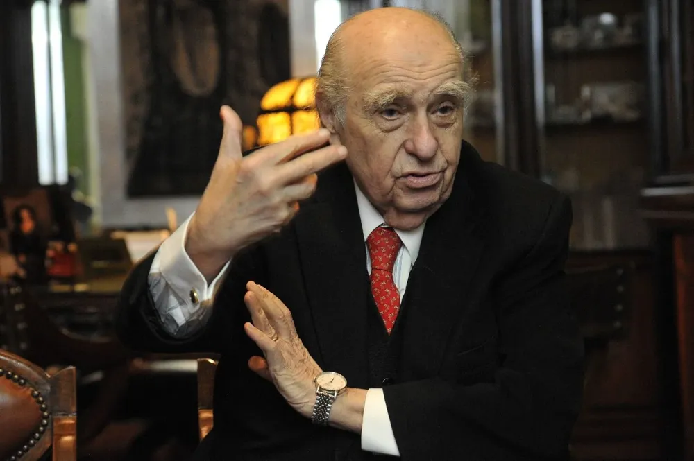 Para Sanguinetti, la seguridad social es más educación, más apoyo de alimentación, más apoyo psicológico