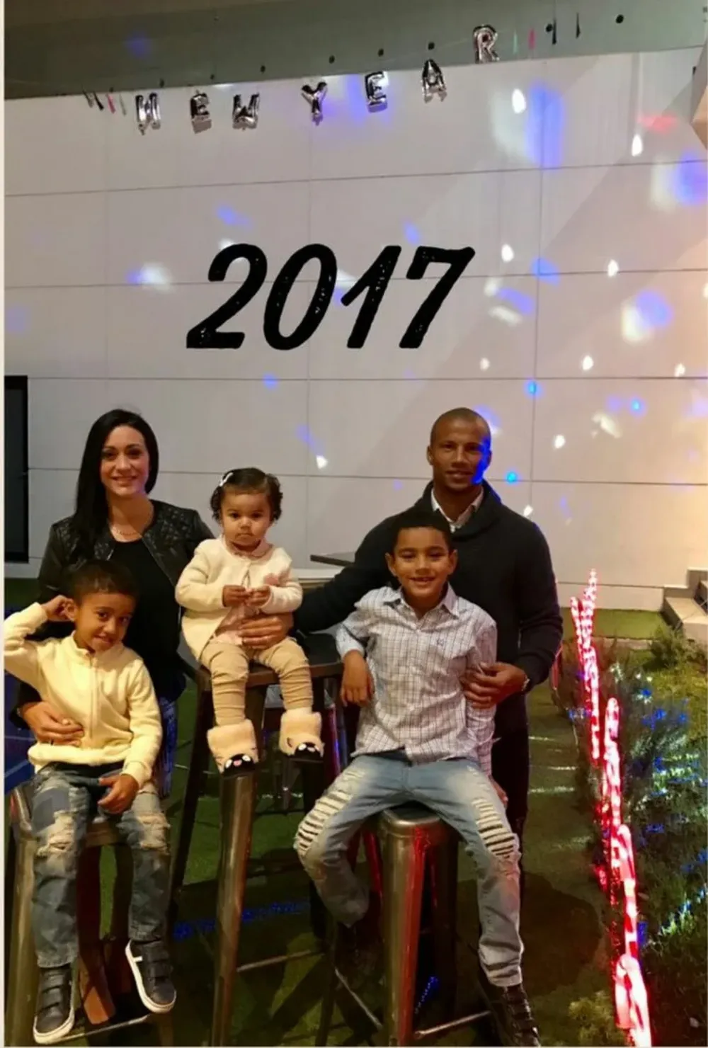 Carlos Sánchez y familia