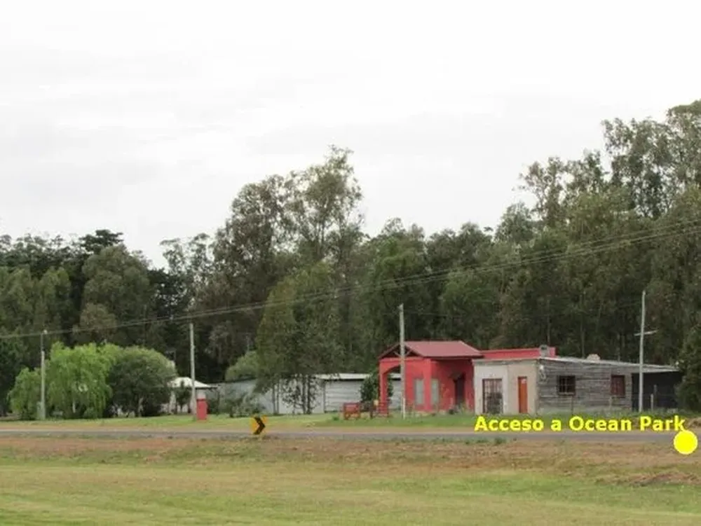 Accesos al balneario Ocean Park de Maldonado