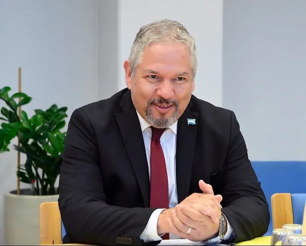 Eduardo Enrique Reina dijo que el llamado en consulta al embajador en Israel era una forma de llamar la atención sobre la situación en Gaza.