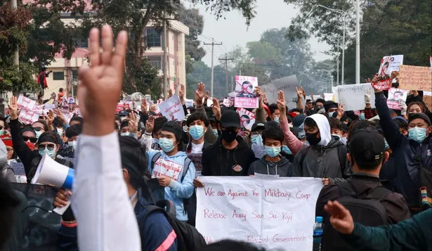 Ya no tenemos miedo: miles de personas protestan en Birmania contra el golpe de Estado