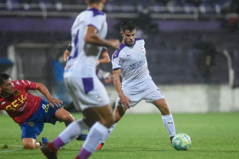 Defensor recibe a Liverpool en el Franzini