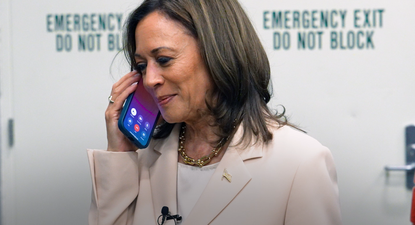 Barack y Michelle Obama apoyan a Kamala Harris y la describen como una guerrera feliz: qué significa ese apodo