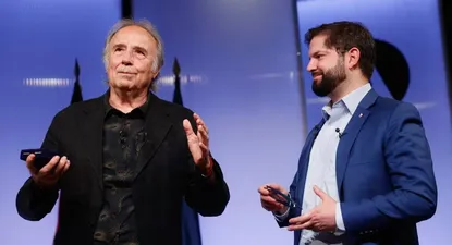 El presidente chileno rinde tributo a Serrat.