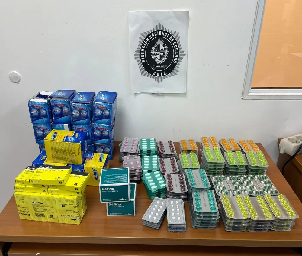 Incautación de medicamentos que un ciudadano argentino traficaba ilegalmente