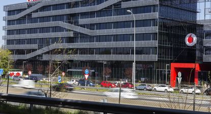 zegona cierra la compra de vodafone espana por 5.000 millones