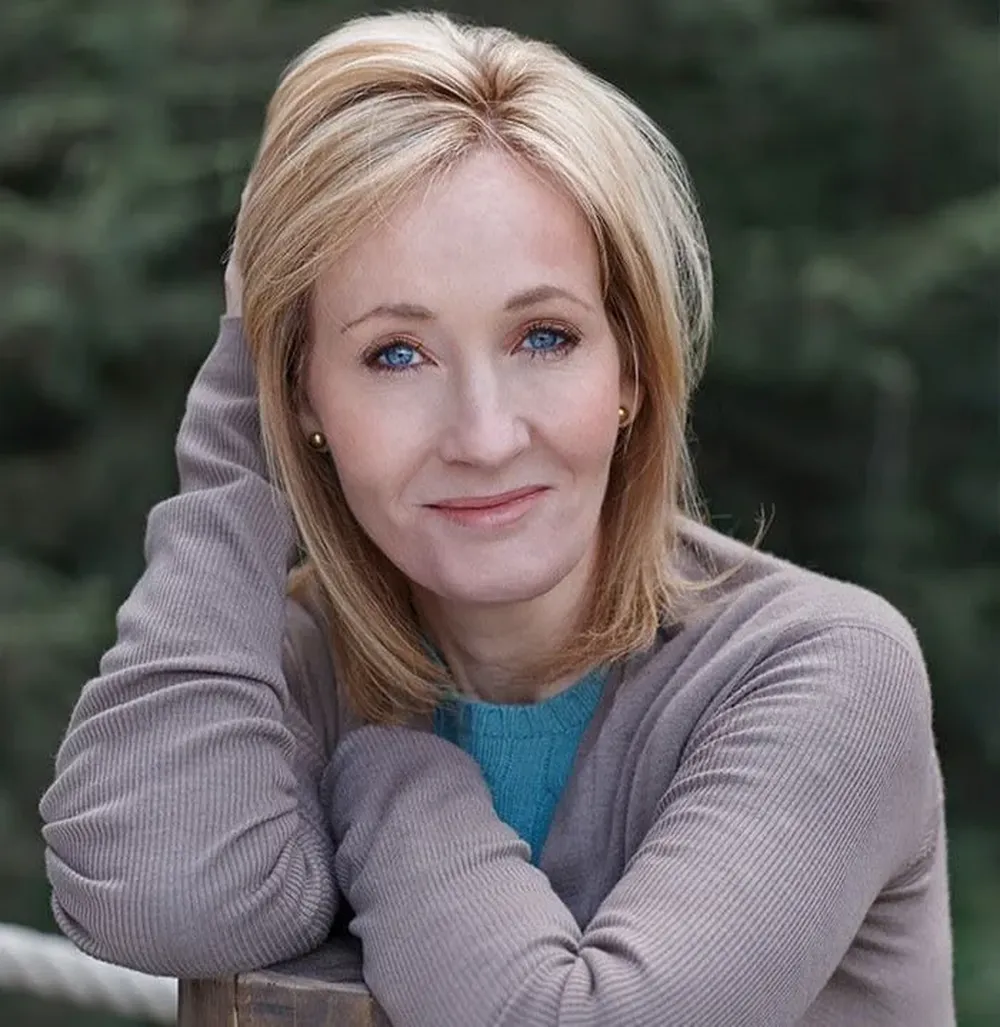 J. K. Rowling ofrece donar hasta un millón de libras a orfanatos ucranianos