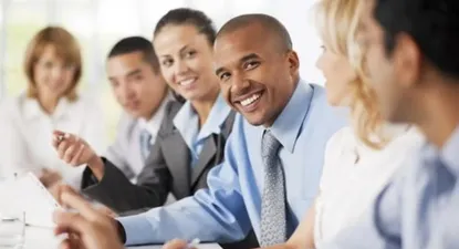 ¿Qué grado de felicidad conviene mostrar en el trabajo?