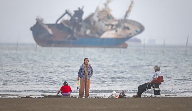 Frágil tregua bajo fuego: ataques recíprocos entre EEUU e Irán hacen tambalear las negociaciones de paz