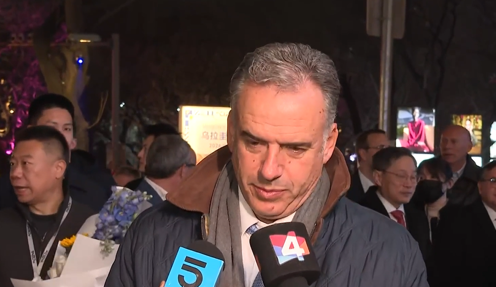 Yamandú Orsi en China