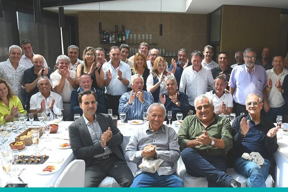 Barrionuevo anunció la creación de un partido político sindical para competir en las próximas elecciones legislativas.