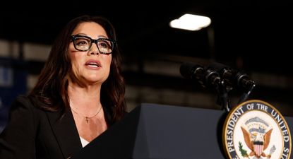 nueva baja en el gabinete de trump: la secretaria de trabajo renuncia en medio de graves denuncias por abuso de poder
