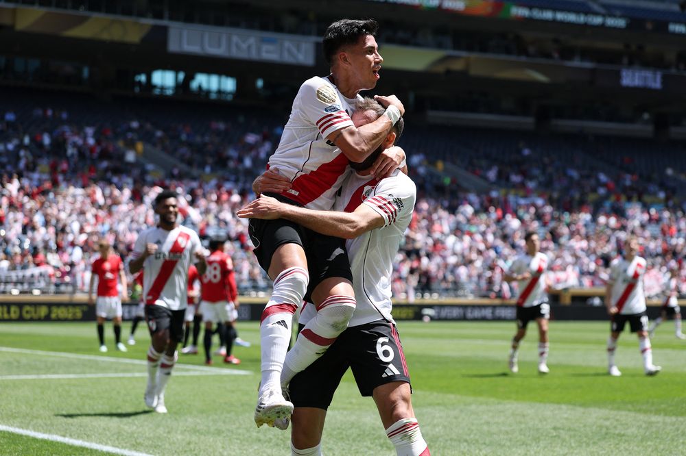 Maximiliano Meza festeja su gol con River Plate Maximiliano Meza festeja su gol con River Plate