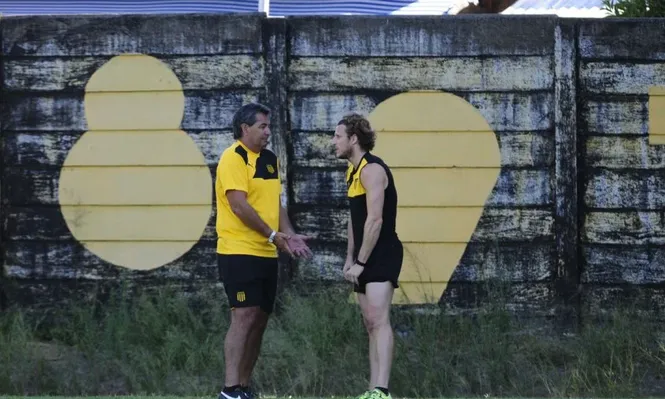 Jorge Da Silva y Diego Forlán