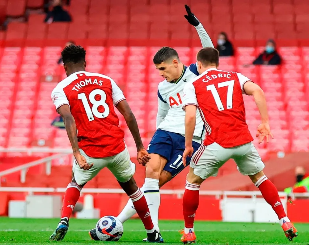 La rabona fantástica de Erik Lamela para el gol de Tottenham Hotspur ante Arsenal