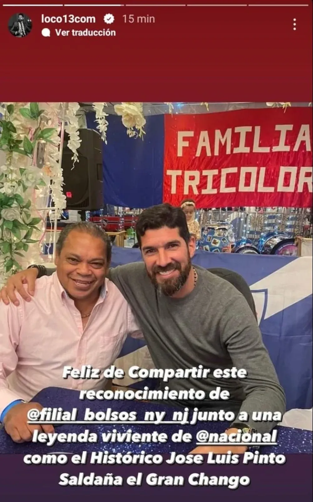 “El Loco” Sebastián Abreu fue homenajeado por la filial de hinchas tricolores en Nueva York y Nueva Jersey