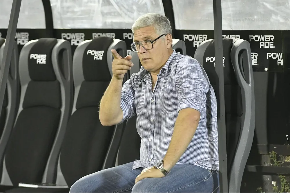 Álvaro Gutiérrez dejó de ser el técnico de Universitario