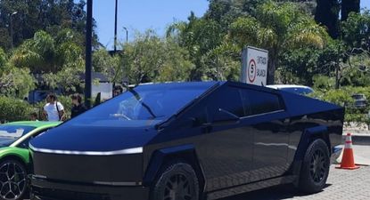 Apareció un Cybertruck de Tesla en Uruguay y hay interesados en traer más