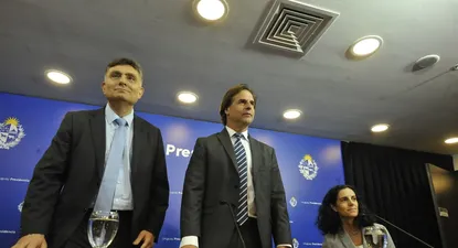 El director de la OPP Isaac Alfie, el presidente Luis Lacalle y la ministra de Economía Azucena Arbeleche