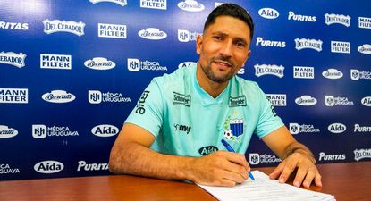 Martín Campaña firmó contrato con Liverpool