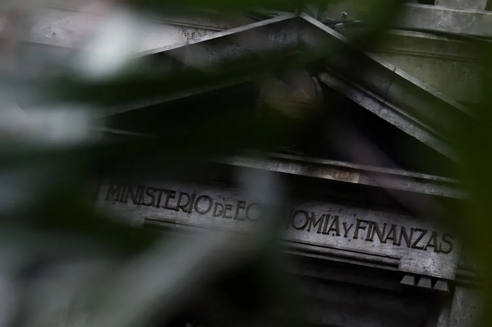 Las autoridades habían proyectado cerrar el año con un rojo de 4,9%.