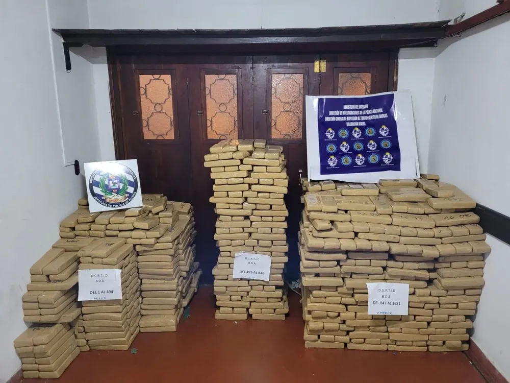 Transportaban 1682 ladrillos de marihuana con un peso de 1.577 kilos con 894 gramos