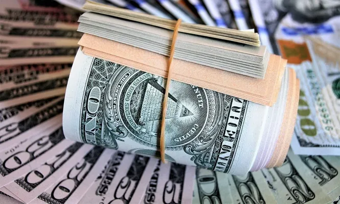 A$ 1.000 cotizan a US$ 3,7.