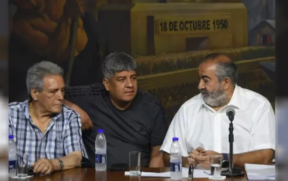 Reunión de los líderes sindicales previo al encuentro con las autoridades