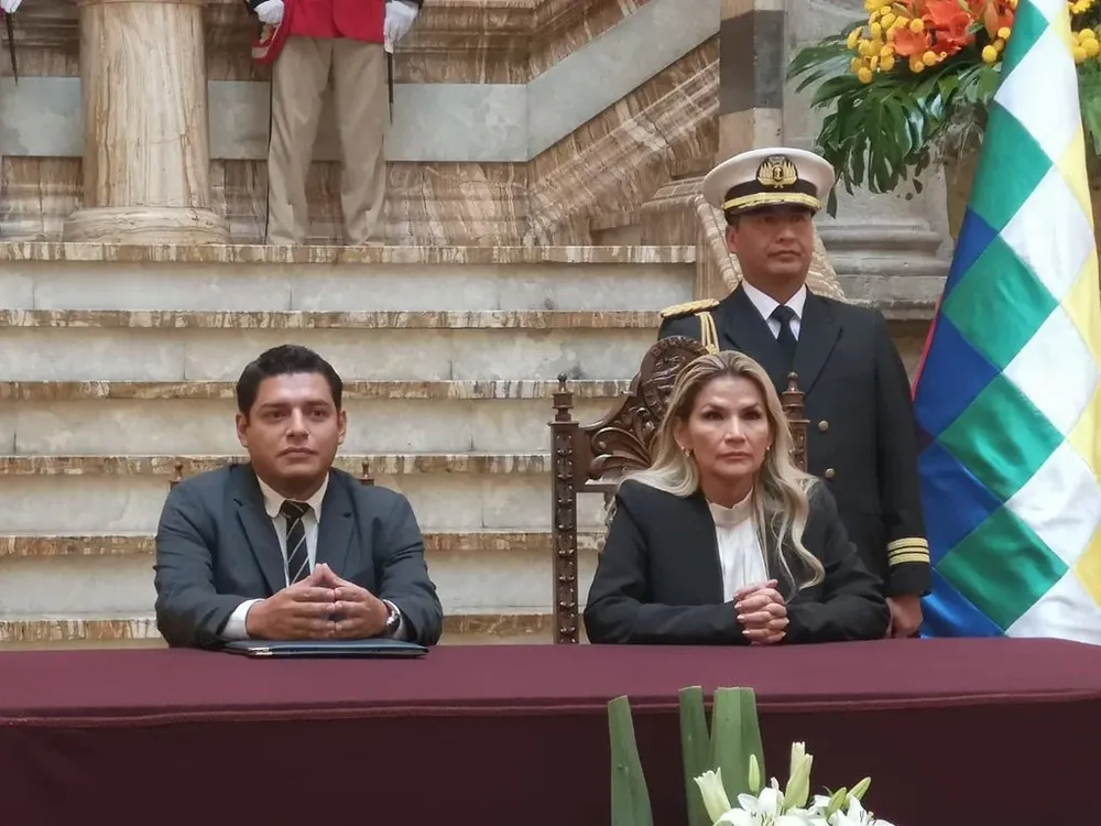 Álvaro Coimbra era ministro de Justicia y Transparencia en el gabinete de la hoy condenada expresidenta Jeanine Añez.