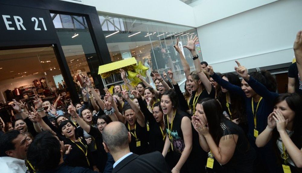La arenga a los empleados de Forever 21 en la apertura