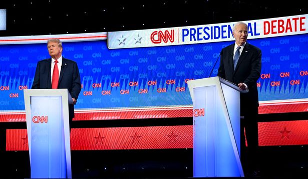 Donald Trump y Joe Biden en el debate presidencial de este jueves