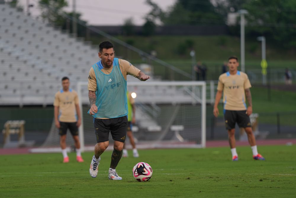 Lionel Messi en un entrenamiento con la Selección Argentina