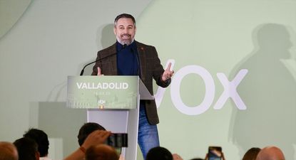 Para Santiago Abascal el PP y el PSOE son los mismos perros con diferente collar