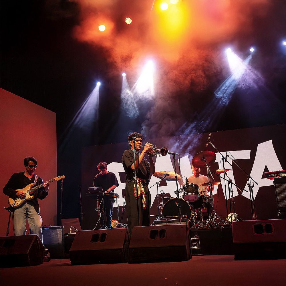 Facundo Balta en vivo en la ceremonia de los Premios Graffiti