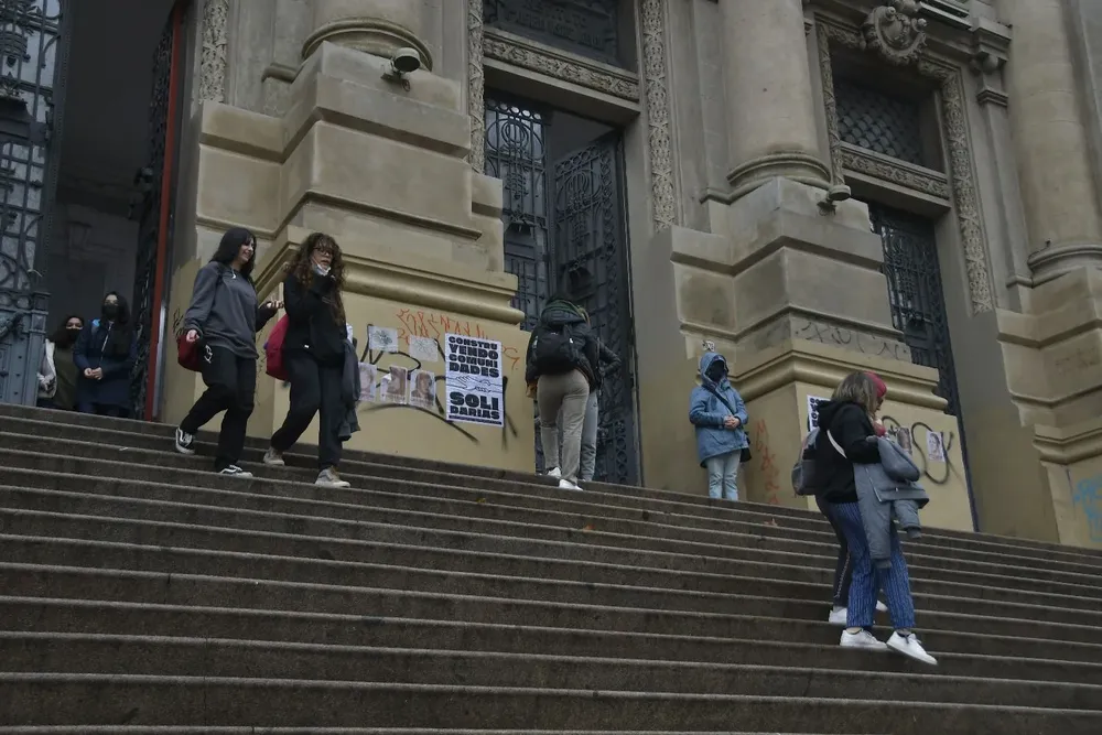 Entrada del liceo Iava