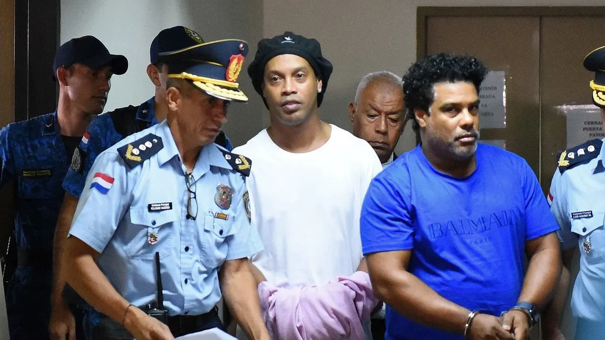 Prisión preventiva para Ronaldinho por uso de pasaporte adulterado