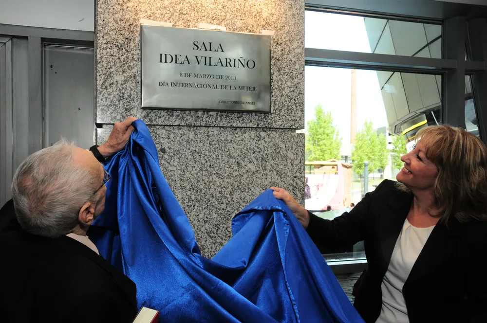 Numen Vilariño junto a Carolina Cosse