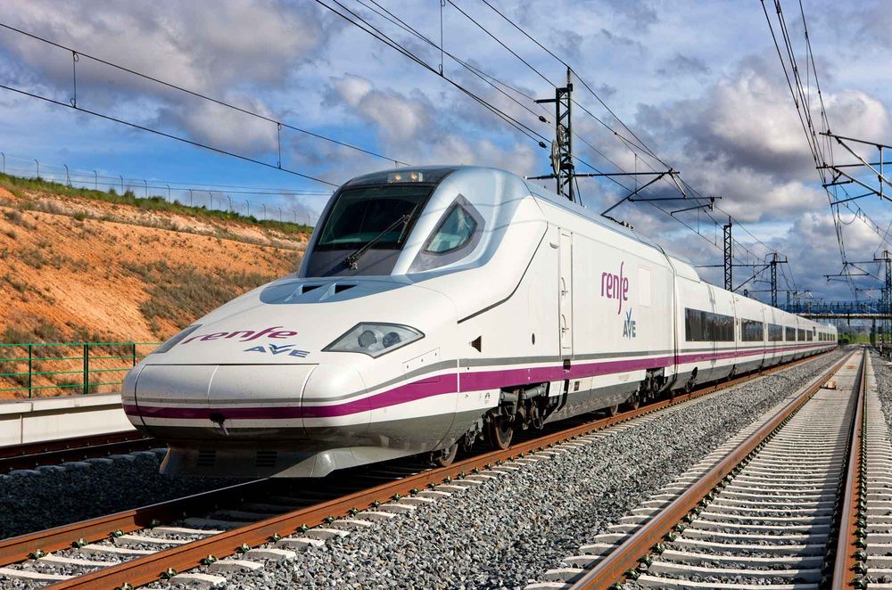 Retrasos en los trenes de alta velocidad Barcelona-Madrid por una avería en Camp de Tarragona.