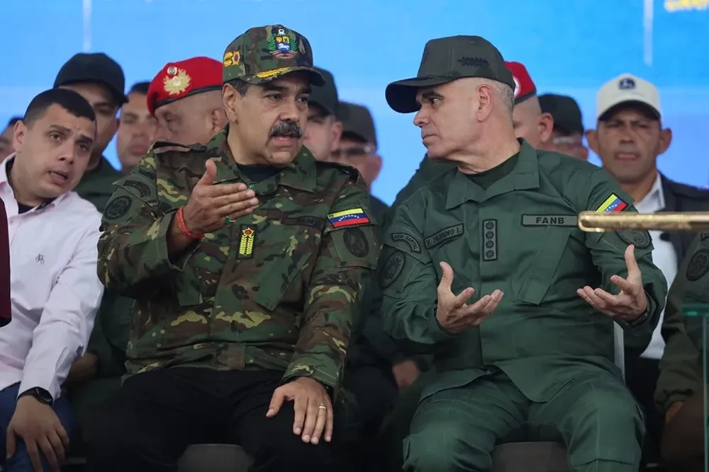 Nicolás Maduro y Padrino López quien fue ministro de Defensa por 12 años