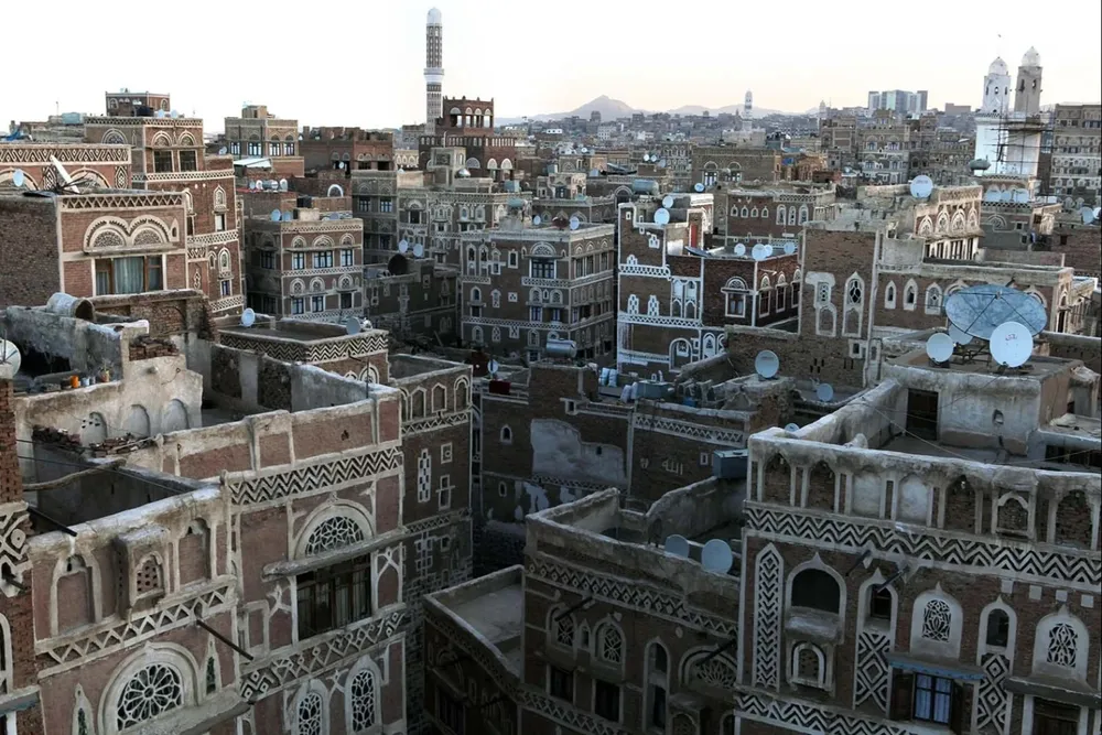Saná, la capital de Yemen, conoció el esplendor con el comercio de especias, marfil, ébano, seda y café que se embarcaban hacia el Mediterráneo desde el puerto de Moka.