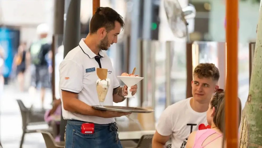 El sector hotelero y de comercio empujó el empleo en julio