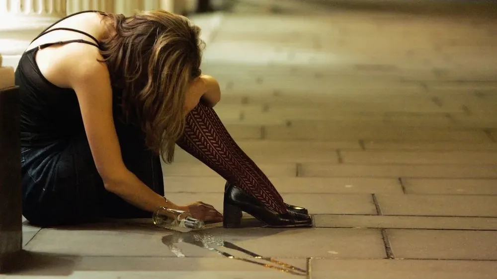 Investigadores han demostrado que las mujeres que experimentan apagones son más propensas, durante él, a participar en conductas sexuales de riesgo.