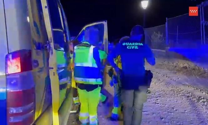 La Guardia Civil actúa en el lugar del accidente.