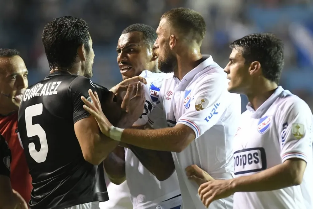 Carvalho y Cotugno junto a Corujo