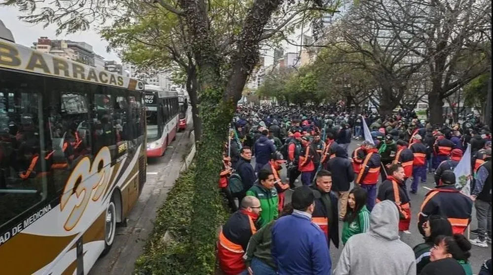 Camioneros en la 9 de julio a horas de la marcha